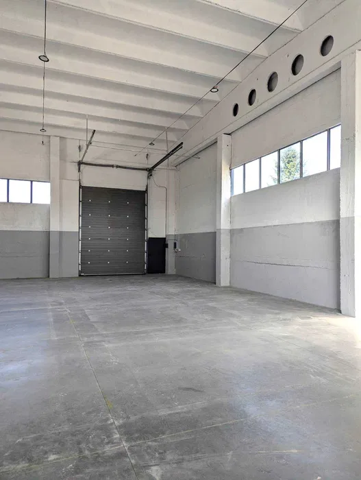 Hala magazynowa wnętrze